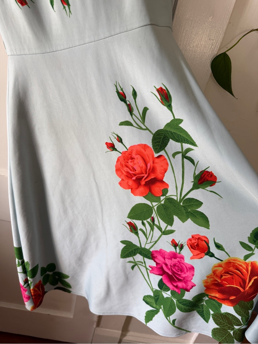 Gabby Skye Light Blue Midi Dress with Red Rose Print size 12 - Picture 3 of 9